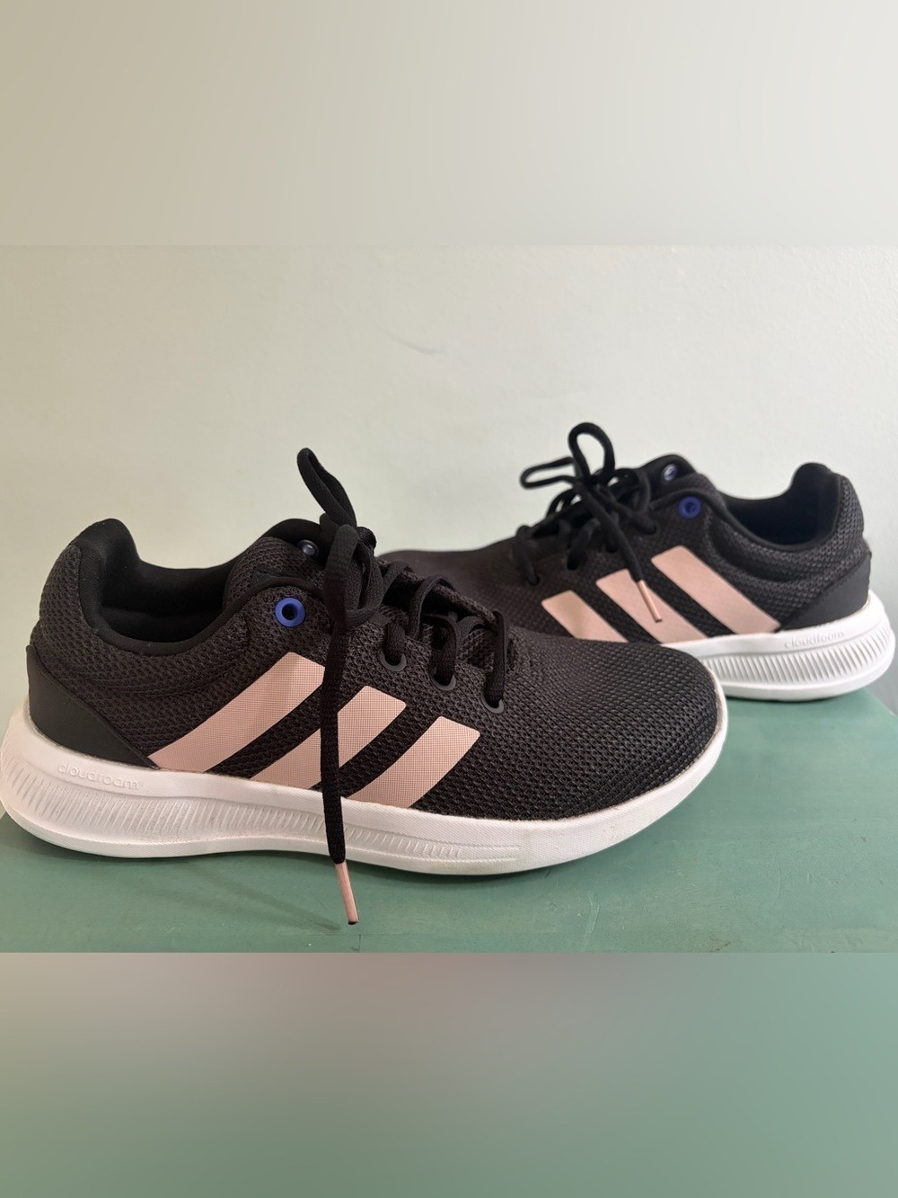 adidas Black sneakers light Pink Stripes cloudfoam comfort women’s 7.5